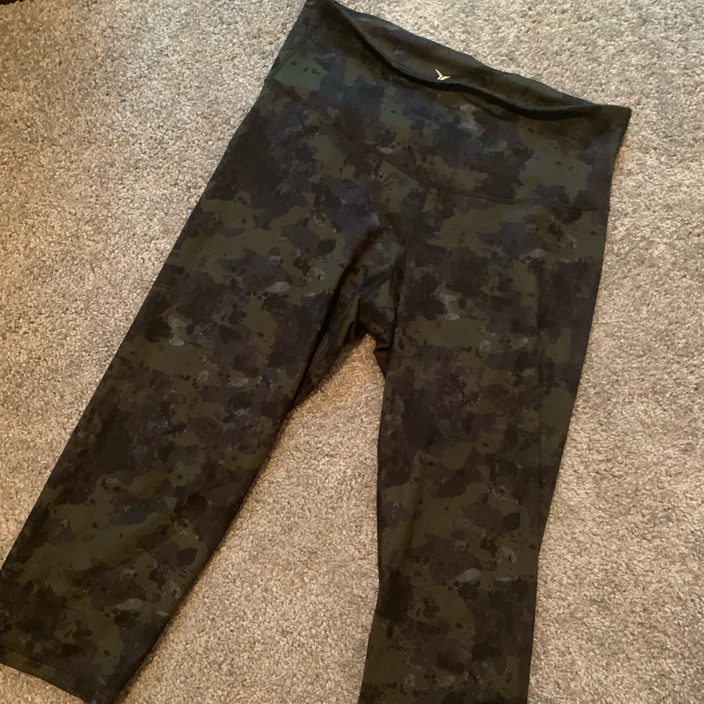 Old Navy camo workout pants